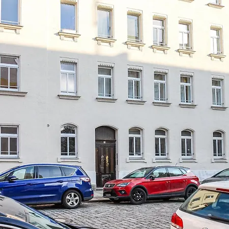 Apartment Spacious Flat Close To Center